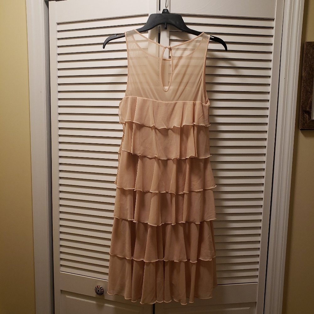 Apart Ruffled Dress - Picture 5 of 7